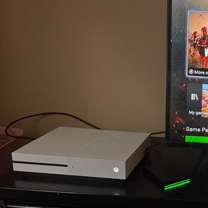 Xbox One S